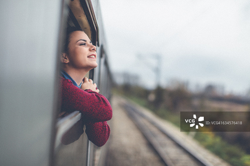 在火车上玩耍图片素材