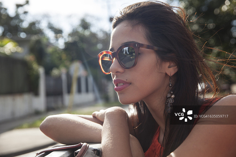 在古巴的年轻女子图片素材