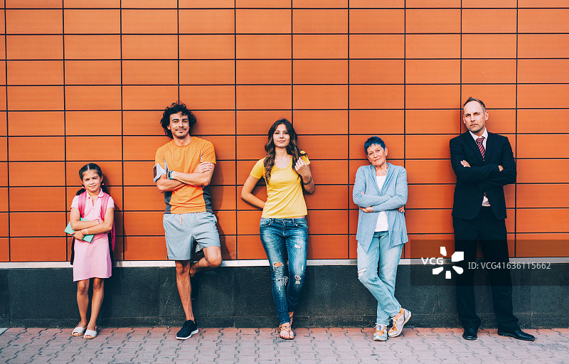 不同世代的人群图片素材