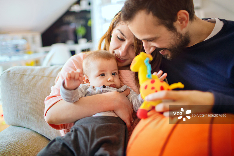 和父母一起玩耍图片素材