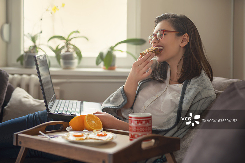 甜蜜的开始图片素材