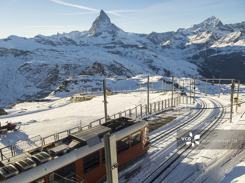 戈尔内格拉特车站的戈尔内格拉特铁路与马特洪峰图片素材