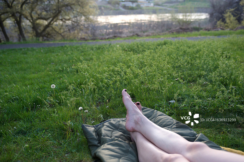 涂漆的脚趾图片素材