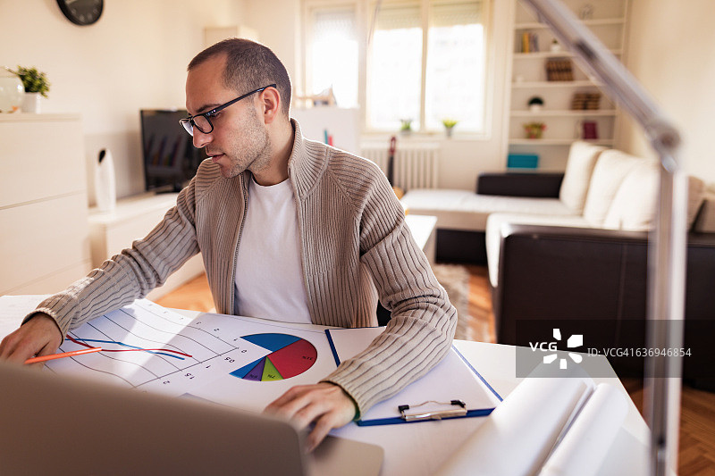 分析报告图片素材