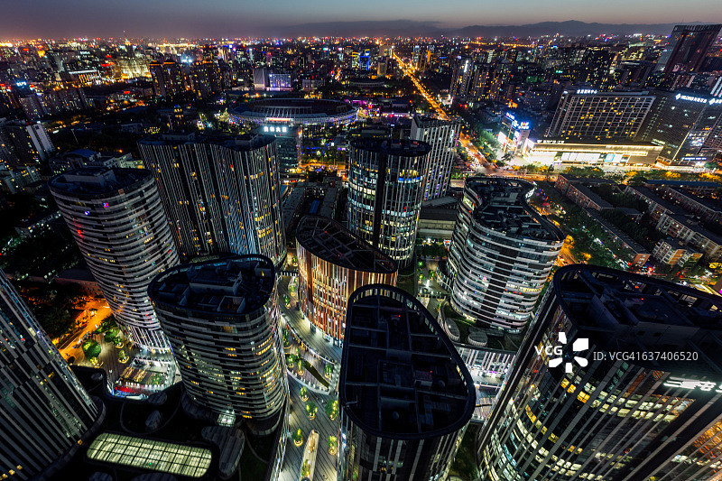 北京三里屯SOHO夜景特写图片素材