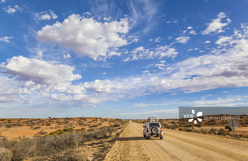 乌德纳达塔赛道半沙漠风光图片素材