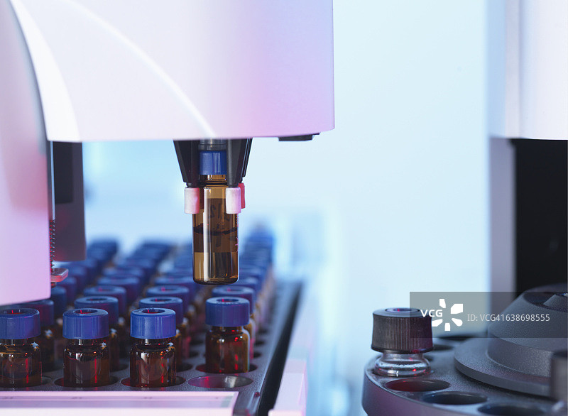 气相色谱分离复杂化合物混合物样品瓶图片素材