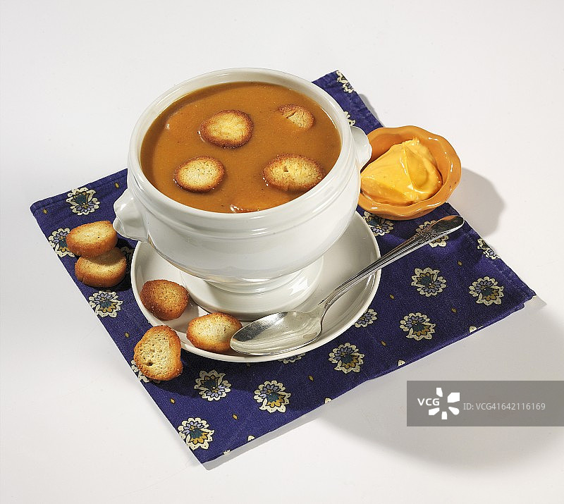 鱼汤、面包屑和生锈图片素材