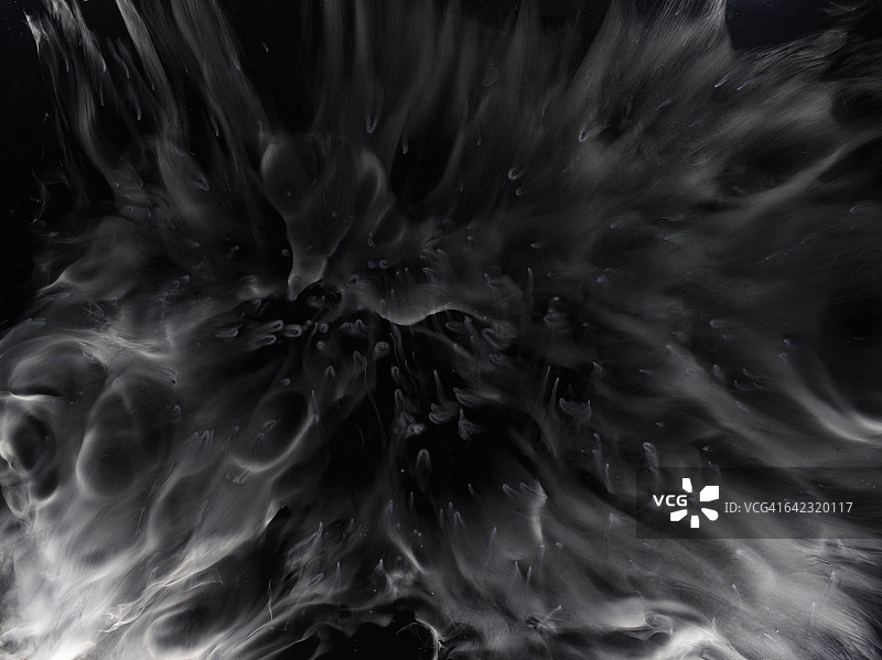 液氮特写：液滴融合图片素材