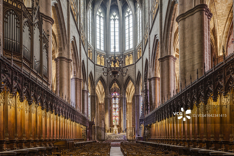 法国罗德兹大教堂的唱诗班席位图片素材