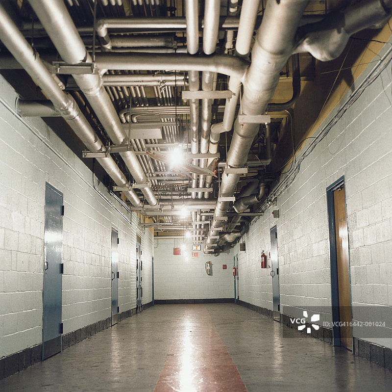地下室走廊图片素材
