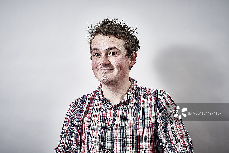 面带笑容的英国男子图片素材