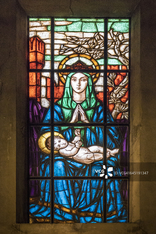 意大利加尔达湖西尔米奥内圣彼得教堂图片素材