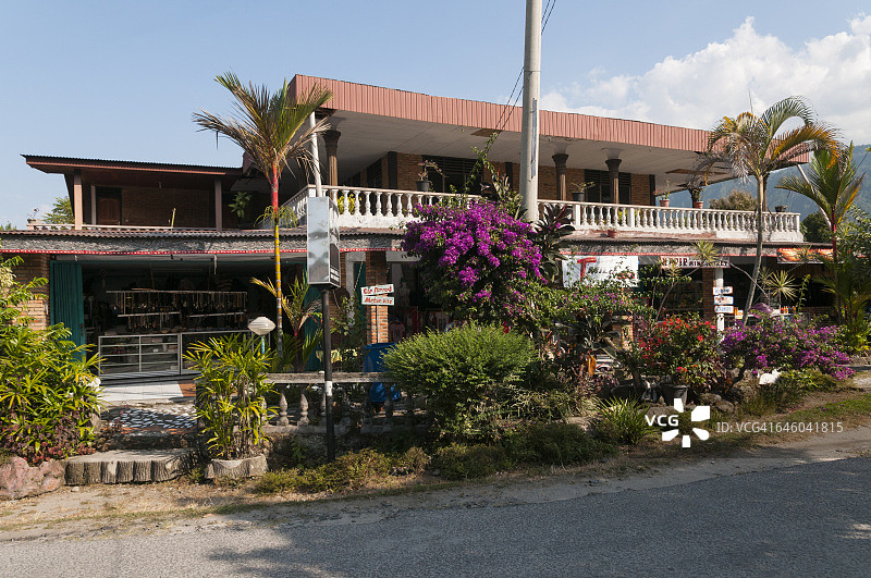 苏门答腊岛萨摩西岛嘟嘟村街景店铺图片素材