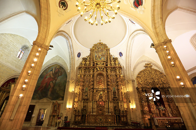 圣玛利亚拉马约尔教堂内部景观图片素材