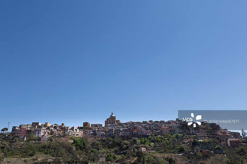 阿尔梅里纳广场的山城图片素材