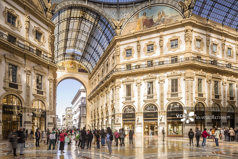 意大利米兰埃马努埃莱二世拱廊街图片素材