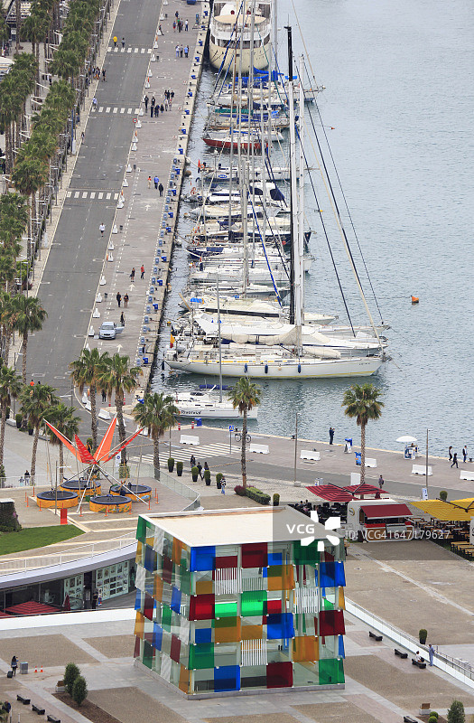 马拉加港的蓬皮杜中心图片素材