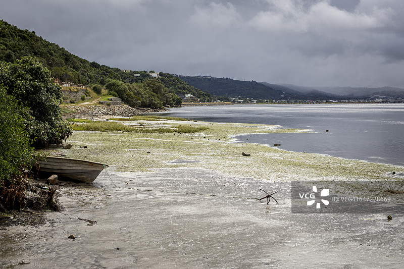 克尼斯纳泻湖干涸部分的船只图片素材