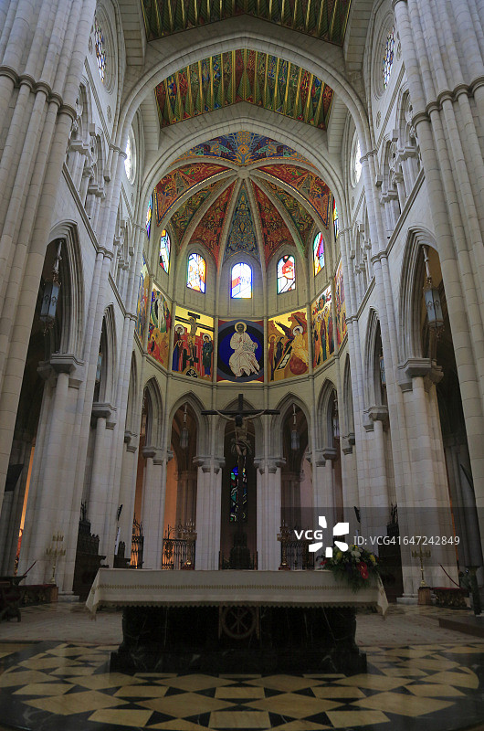 阿尔穆德纳主教座堂内景图片素材
