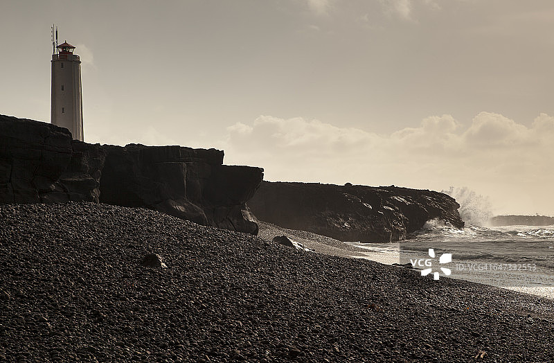 冰岛斯奈山半岛：黑色沙滩与灯塔图片素材