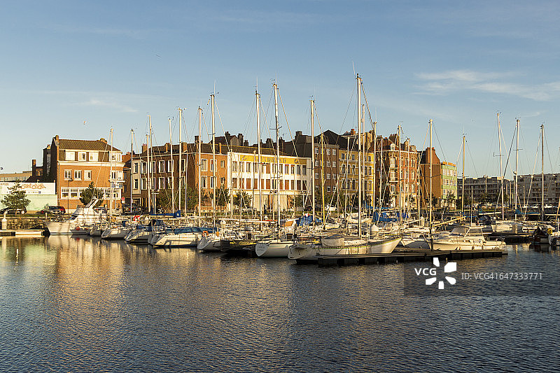 法国敦刻尔克港口夜景图片素材