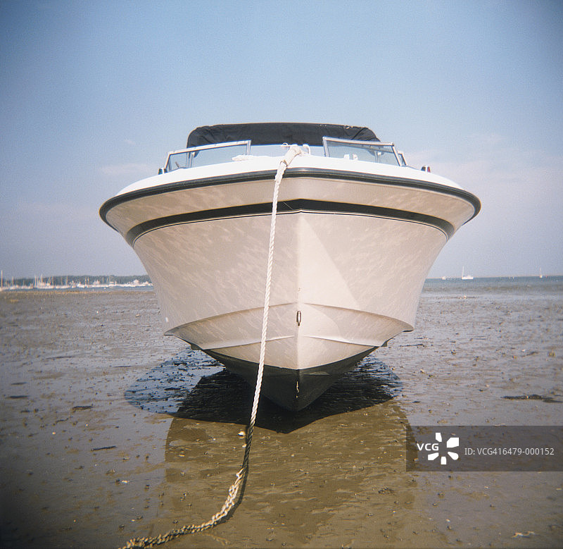 沙滩上的摩托艇图片素材