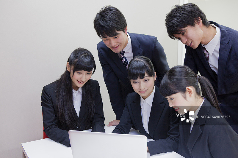 准备求职的日本大学生图片素材