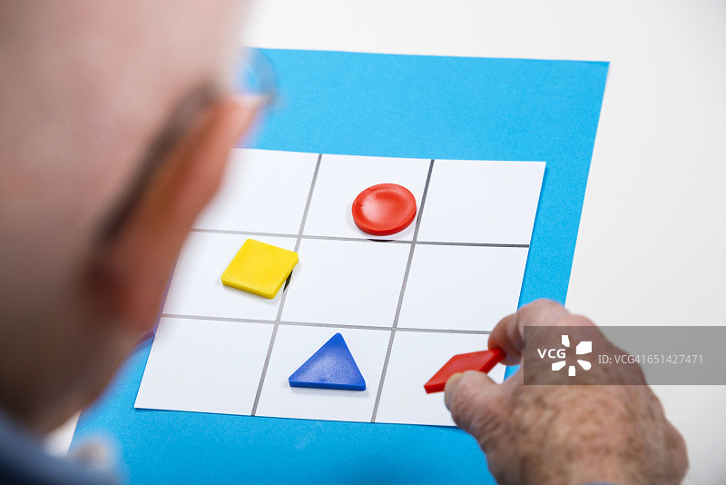 玩游戏的男人图片素材