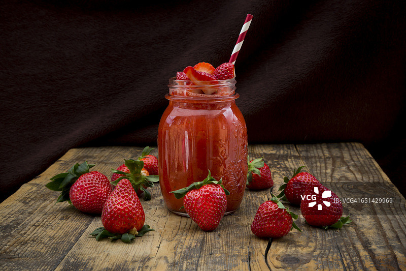 草莓冰沙杯图片素材