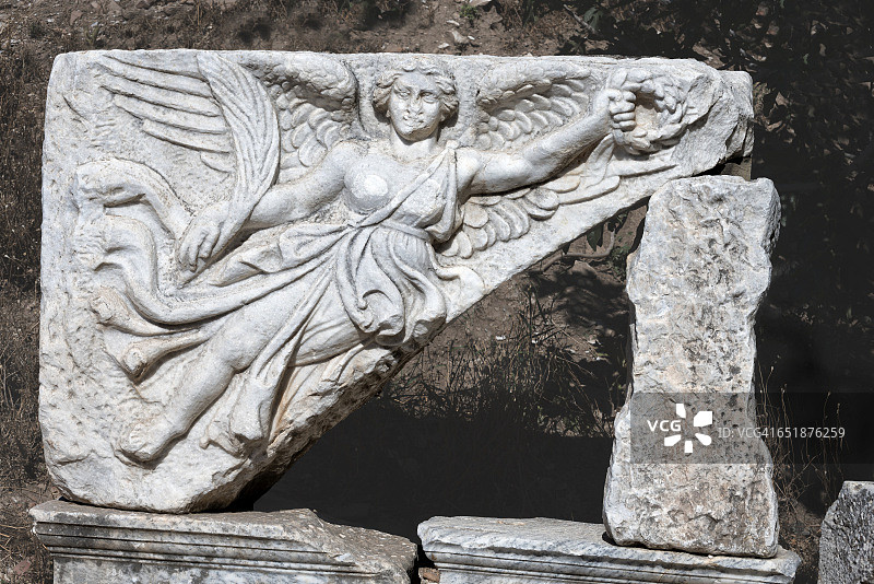 伊兹密尔以弗所：描绘带翼耐克的雕塑图片素材