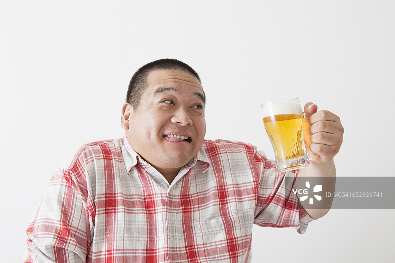 中年日本男人用餐图片素材