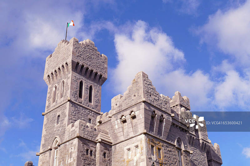 爱尔兰梅奥郡阿什福德城堡上的塔楼图片素材