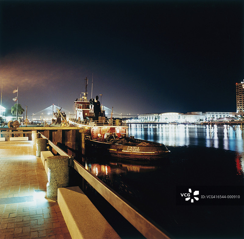 萨凡纳河上的拖船图片素材