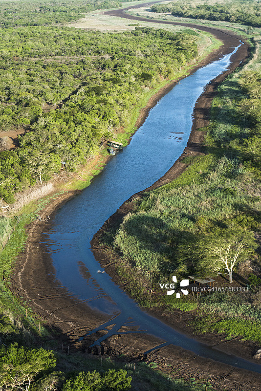 南非夸祖鲁-纳塔尔省Phinda私人禁猎区边界上的姆库泽河航拍图片素材
