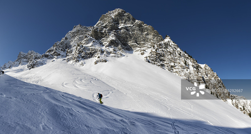 法国上阿尔卑斯山凯拉斯自然公园圣韦朗滑雪登山图片素材