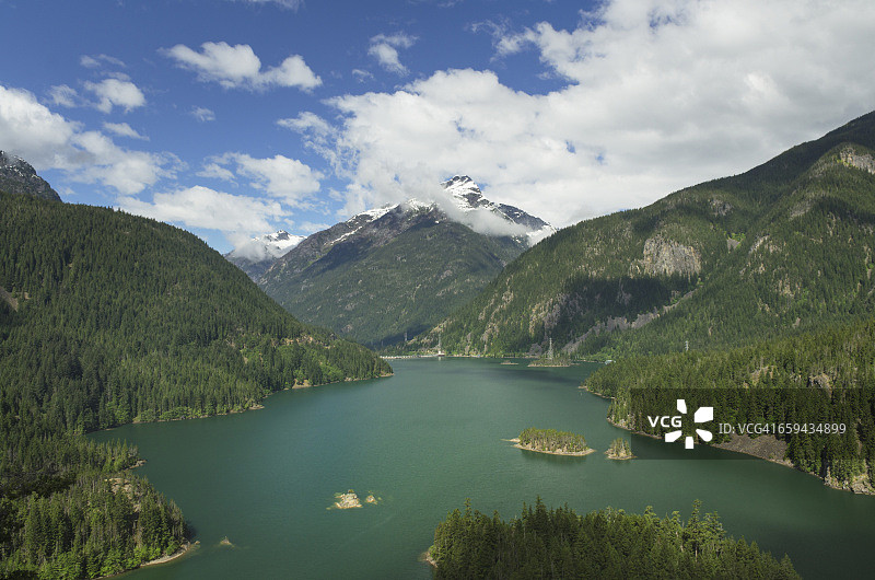迪亚布罗湖，华盛顿州北喀斯喀特图片素材