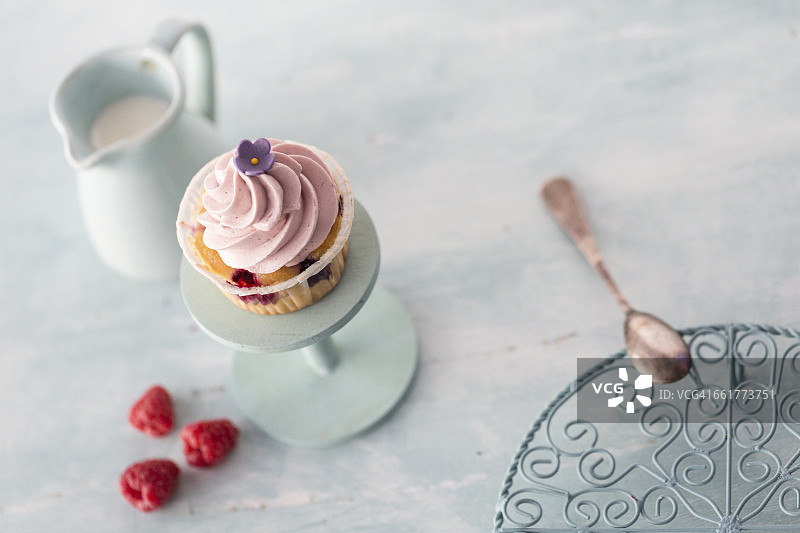 覆盆子芝士玛芬蛋糕图片素材