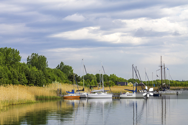 德国比勒费尔德戈伊茨sche湖帆船图片素材