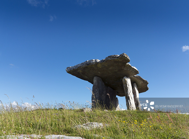 新石器时代普尔纳布罗讷石墓图片素材