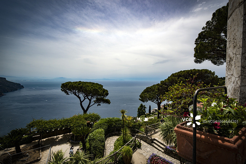 从鲁弗洛花园眺望大海图片素材