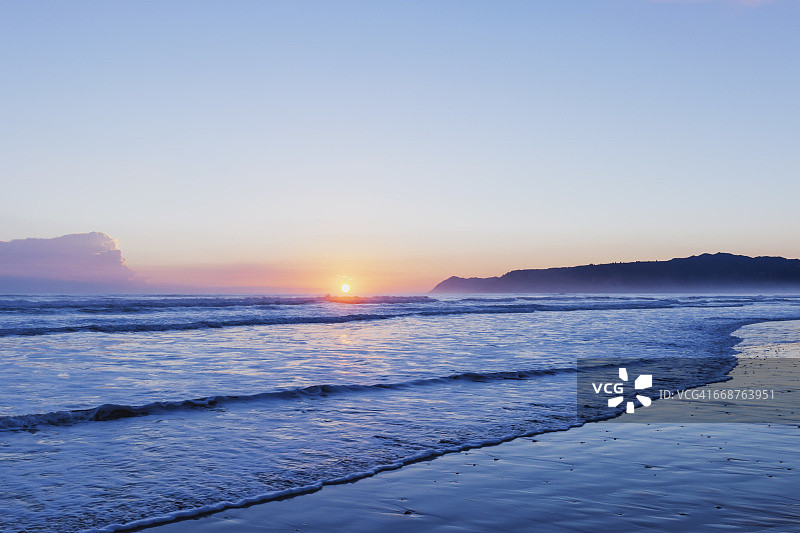 新西兰北岛蒂阿拉罗瓦日出图片素材