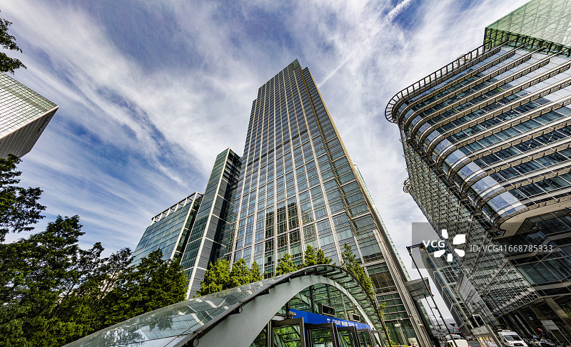 金丝雀码头地铁站及塔楼图片素材