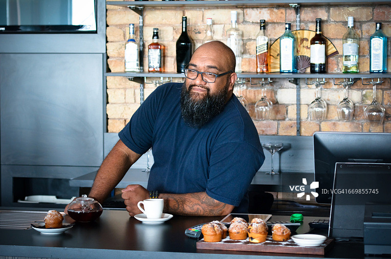 男人开启新业务图片素材