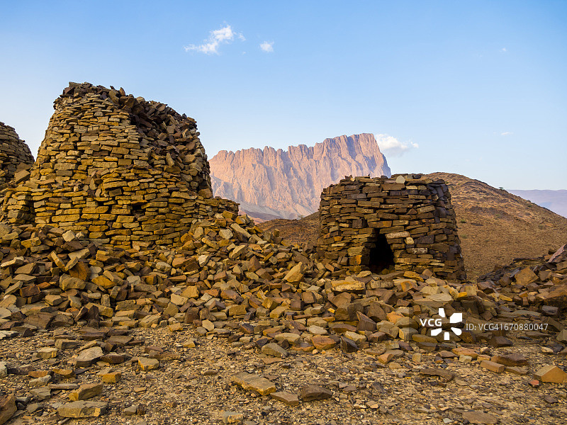 阿曼  Ad-Dakhiliyah Jabal Misht Al-Ain的蜂巢墓穴挖掘现场图片素材