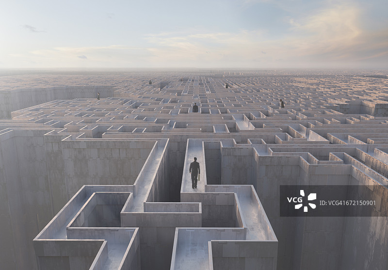 商人在复杂的迷宫上行走图片素材