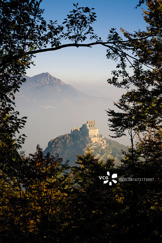 意大利都灵苏萨山谷圣米歇尔修道院图片素材