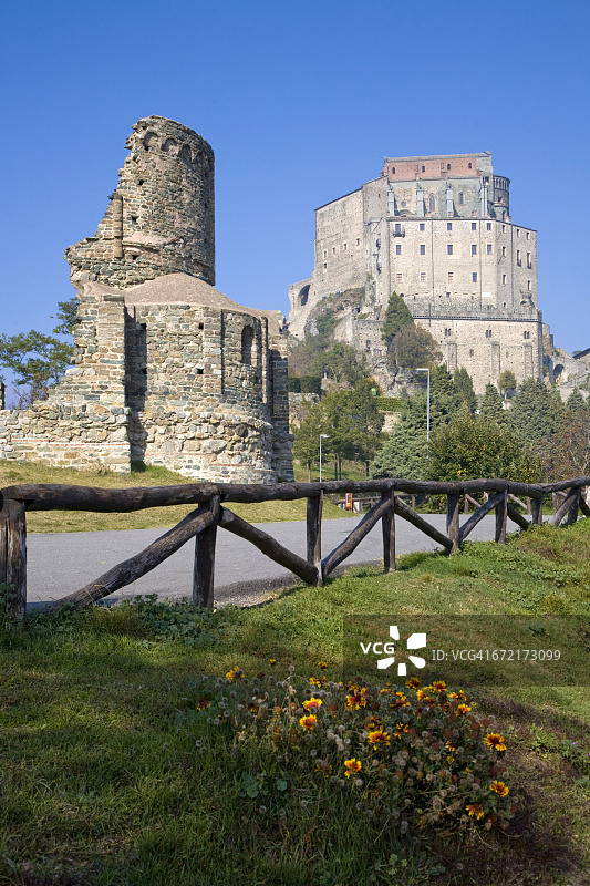 意大利都灵苏萨山谷圣米歇尔修道院图片素材