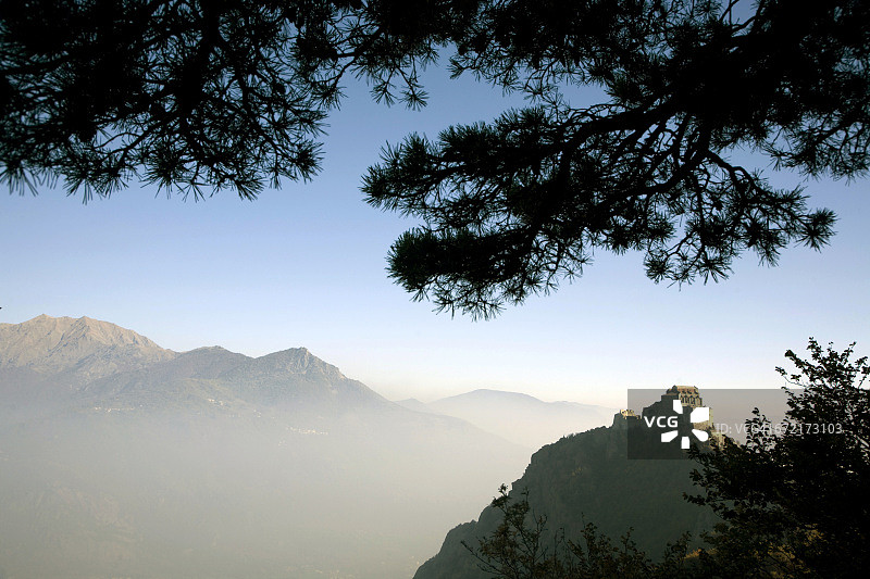 意大利都灵苏萨山谷圣米歇尔修道院图片素材
