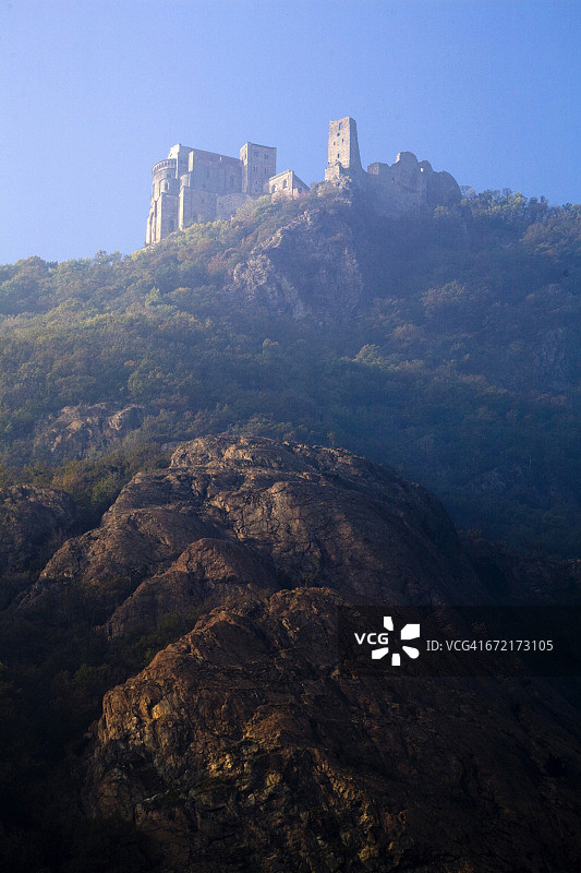 意大利都灵苏萨山谷圣米歇尔修道院图片素材